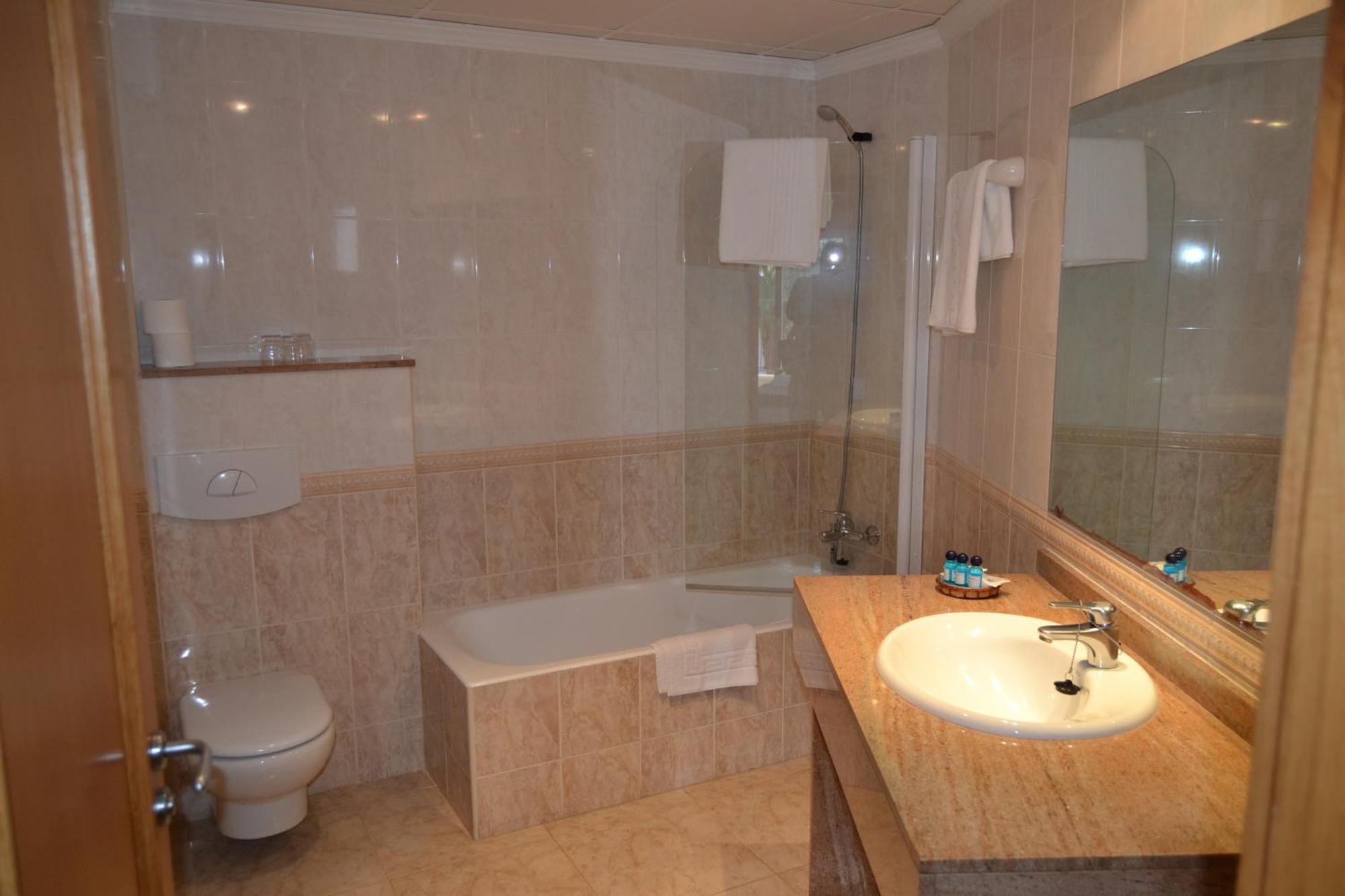 Hostal Leo D'Or Кала д'Ор Екстер'єр фото
